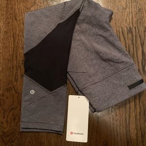 Lululemon crop pants (Size 6)